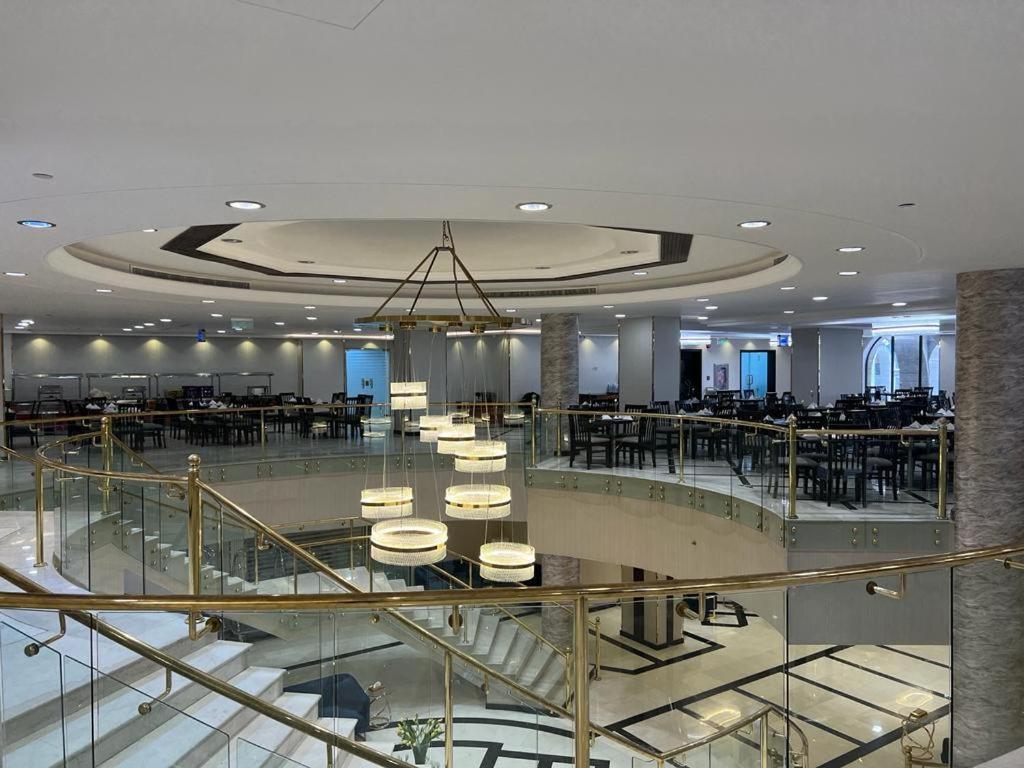 Al Ansar Golden Tulip Hotel Медина Екстериор снимка
