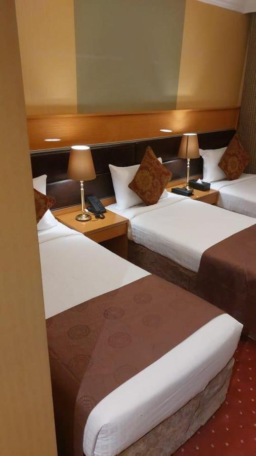 Al Ansar Golden Tulip Hotel Медина Екстериор снимка