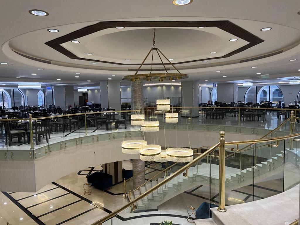 Al Ansar Golden Tulip Hotel Медина Екстериор снимка