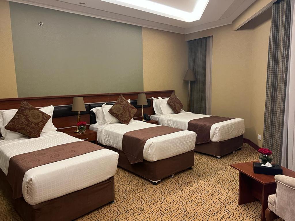 Al Ansar Golden Tulip Hotel Медина Екстериор снимка
