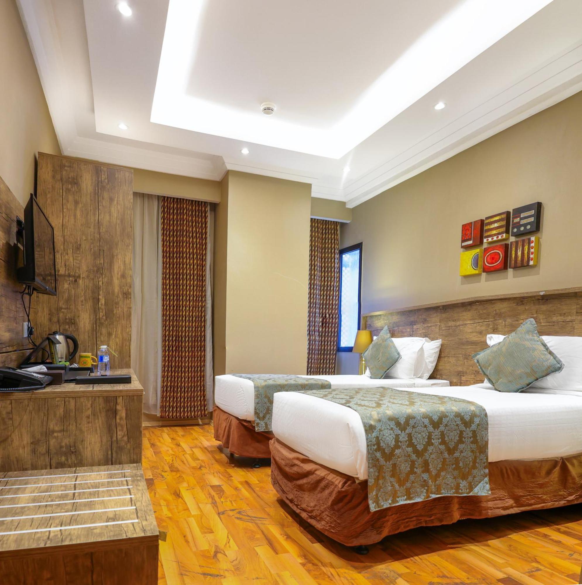 Al Ansar Golden Tulip Hotel Медина Екстериор снимка