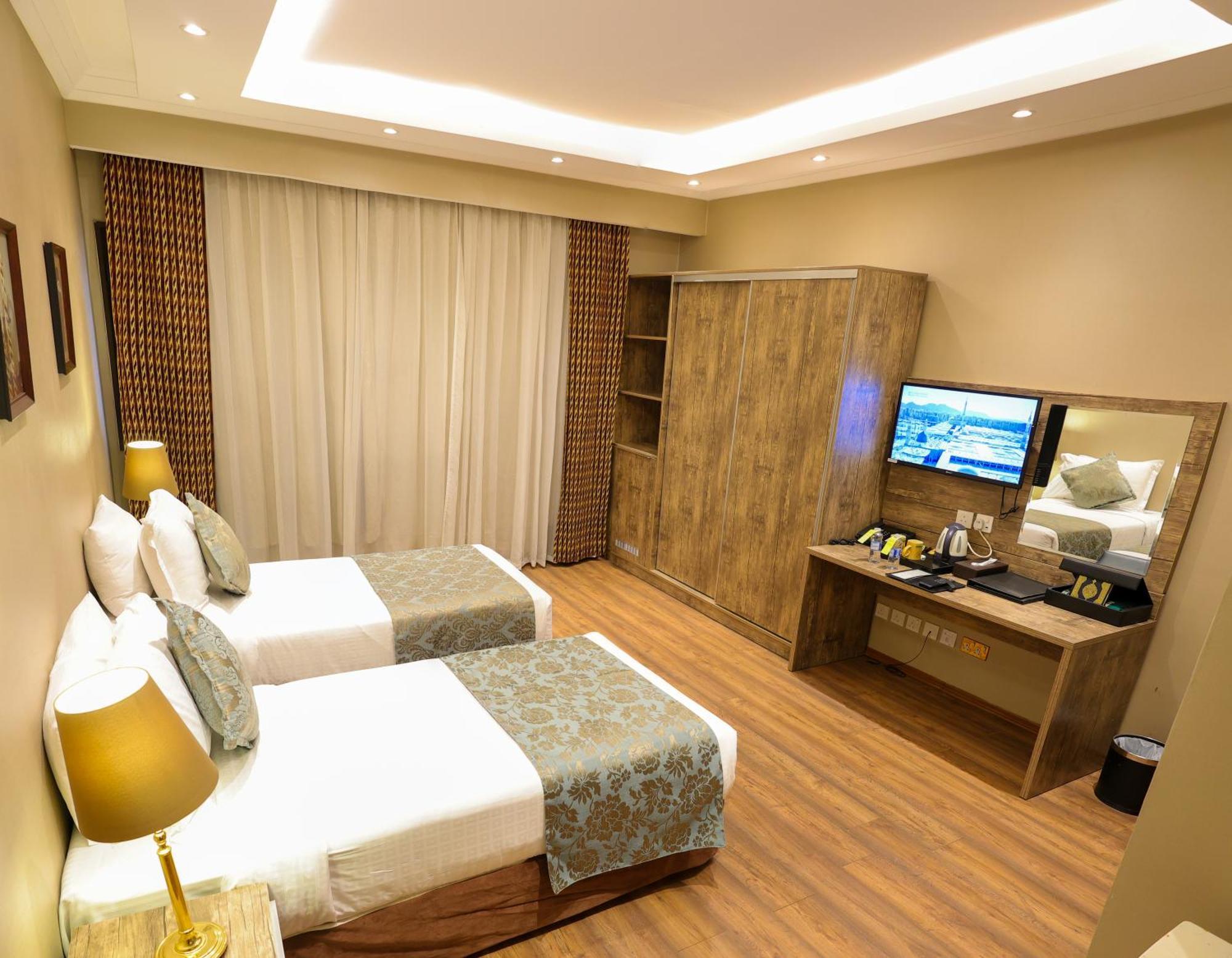 Al Ansar Golden Tulip Hotel Медина Екстериор снимка